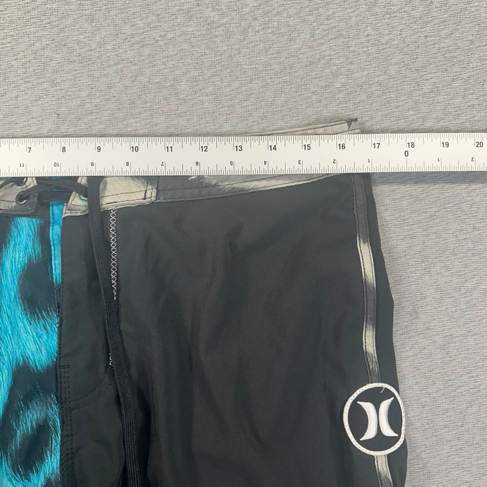 Hurley Phantom Board Shorts Men 31 Black Teal Leopard Print Swim Trunks Surf - Picture 3 of 8